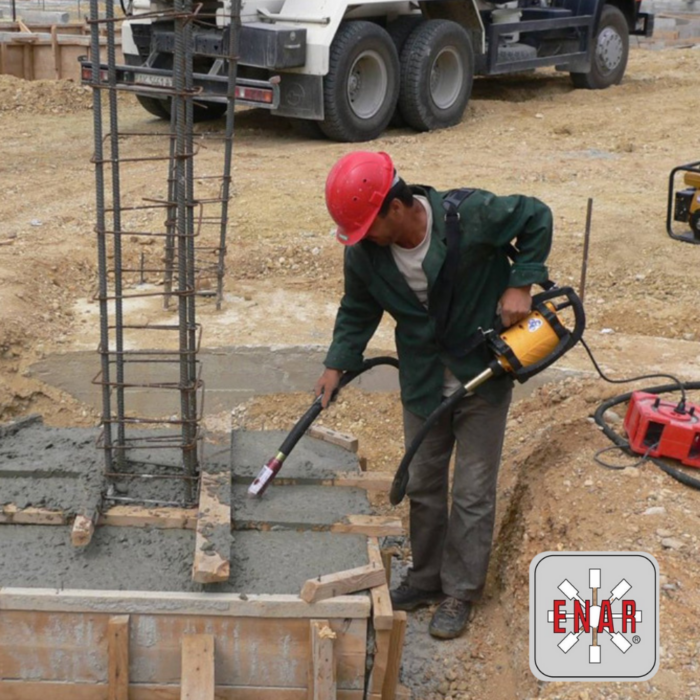 Vibrator de beton ENAR Dingo